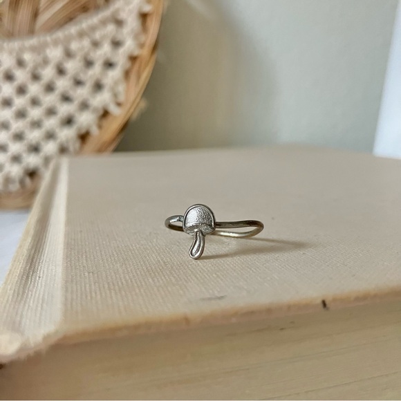 Vintage Jewelry - Mushroom Silver Wire Girls Ring Fashion Ring Rustic Cottagecore Woodsy Rustic
